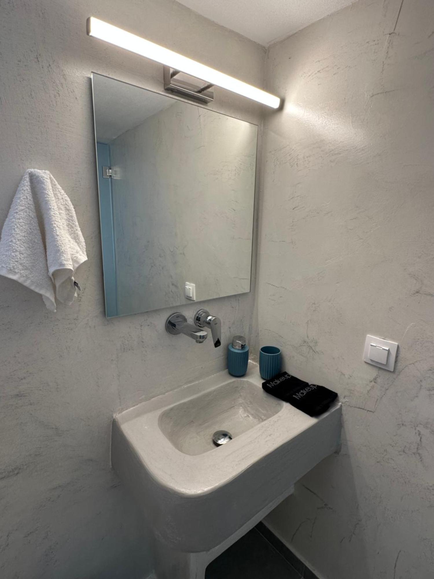Appartamento Iakovos' Luxury Penthouse Tínos Esterno foto