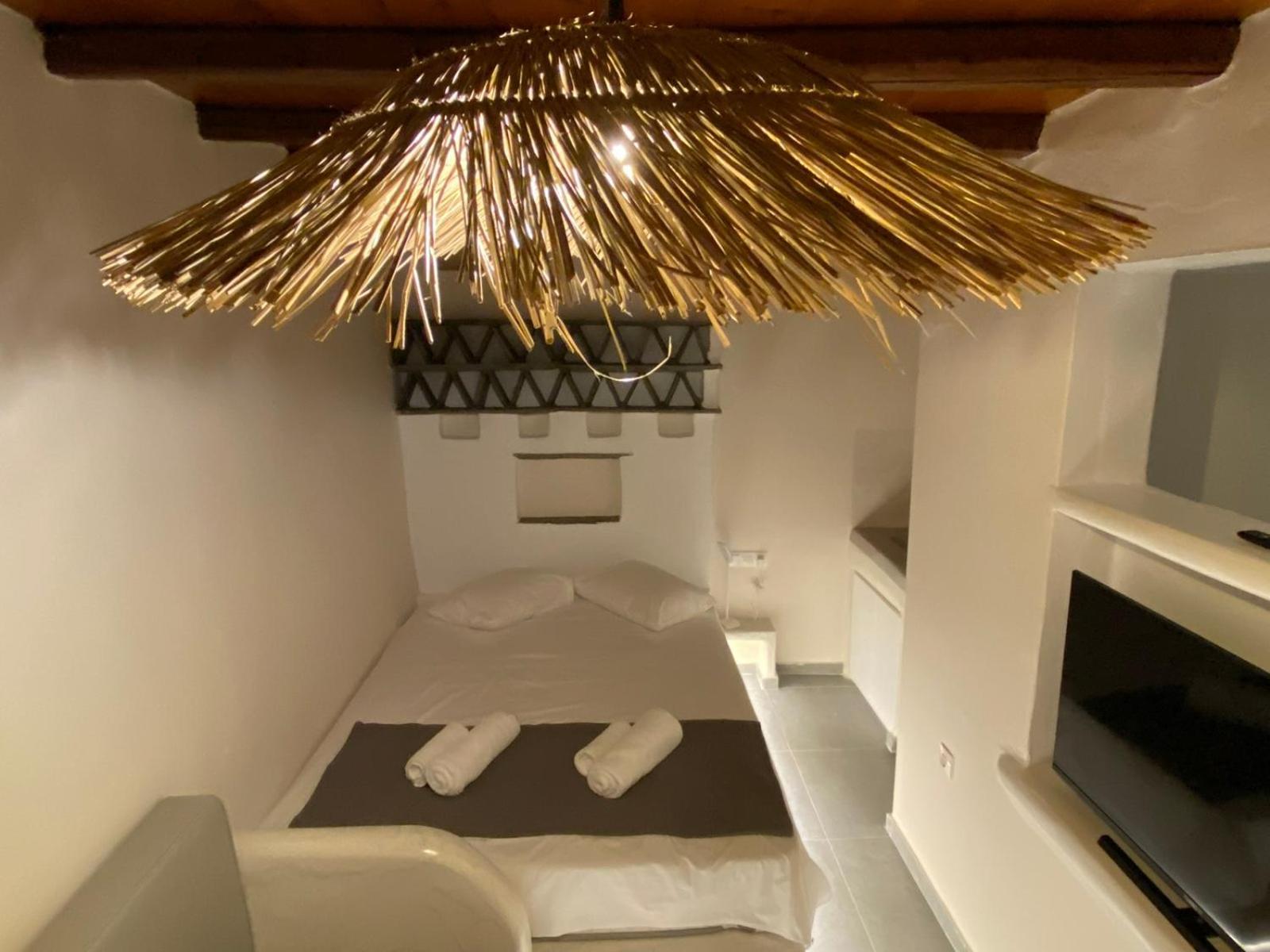 Appartamento Iakovos' Luxury Penthouse Tínos Esterno foto